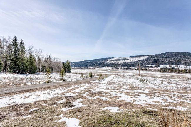 270240 Range Road 54, Home with 6 bedrooms, 2 bathrooms and 4 parking in Rural Rocky View County AB | Image 9