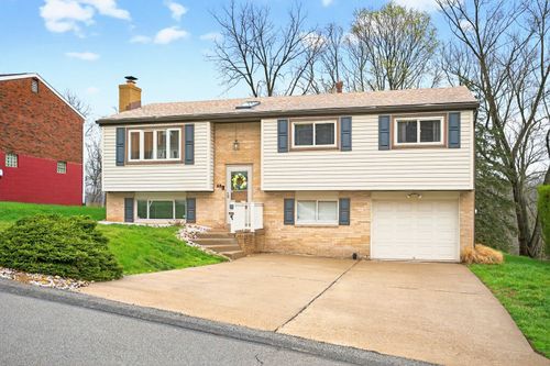 62 Dundalk Dr, Penn Hills, PA, 15235-4045 | Card Image