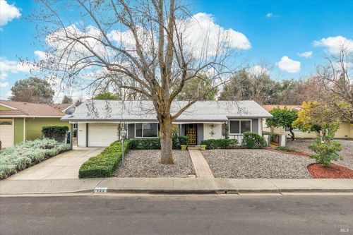 122 Rainier Cir, Vacaville, CA, 95687-3310 | Card Image