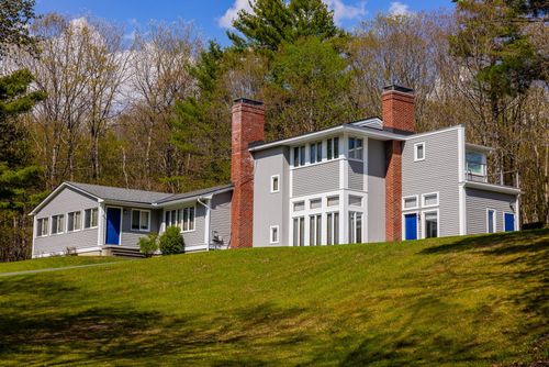 8 Laramie Road, Hanover, NH, 03750 | Card Image