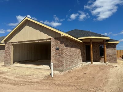 6110 Stone Canyon Trail, Home with 3 bedrooms, 2 bathrooms and 2 parking in San Angelo TX | Image 2