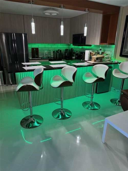 apt-310w-2801 Ne 183rd St, Aventura, FL, 33160-2127 | Card Image