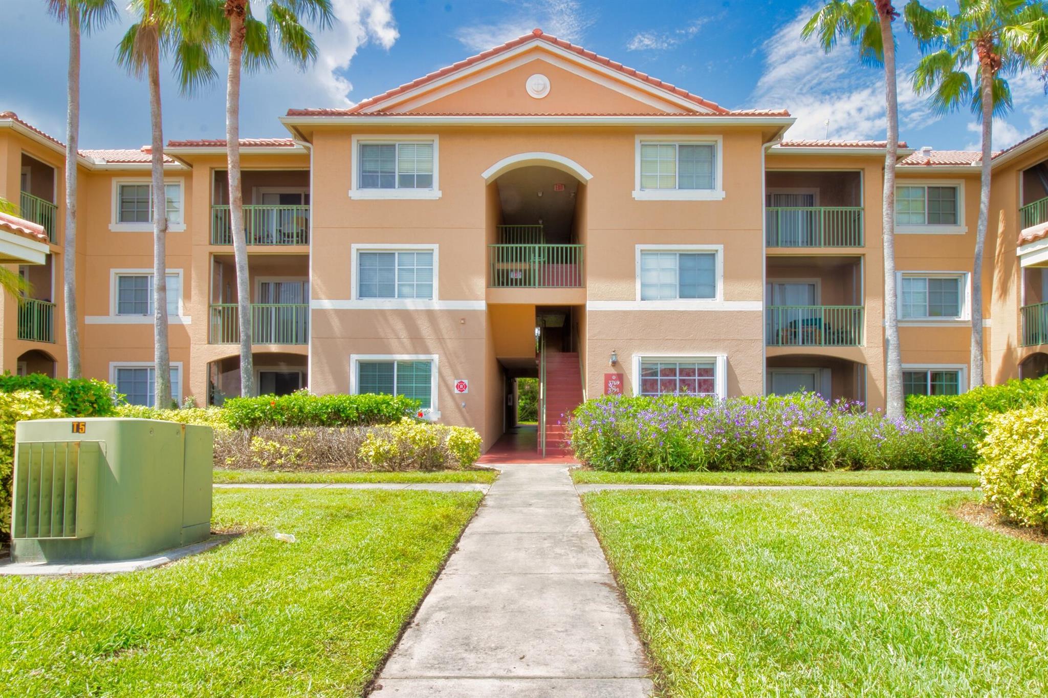 Mediterranean Ln, Jensen Beach, FL 34957