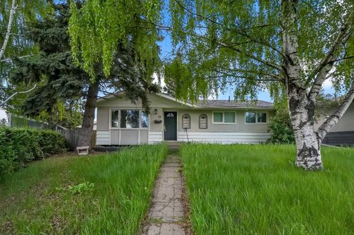 19 Haddock Rd Sw, Calgary, AB, T2V3J9 | Card Image