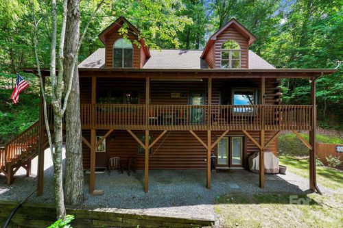 394 Hickory Dr, Waynesville, NC, 28786-5672 | Card Image