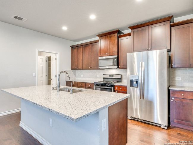 5627 Chestnut Xing, House other with 3 bedrooms, 3 bathrooms and null parking in San Antonio TX | Image 16