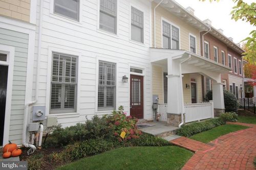 2831 11th St N, ARLINGTON, VA, 22201-2889 | Card Image