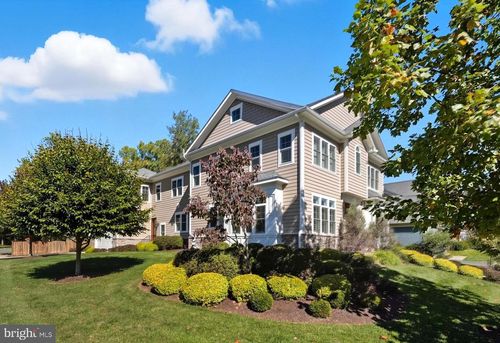 609 Kingsley Rd Sw, VIENNA, VA, 22180-6404 | Card Image