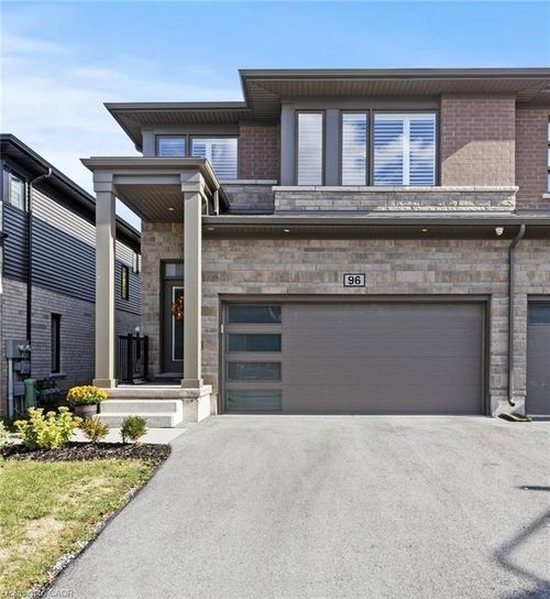 96-4552 Portage Rd, Niagara Falls, ON, L2E0B8 | Card Image