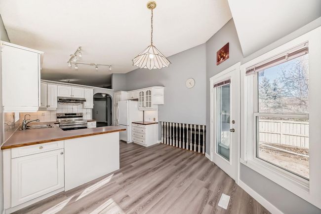 16246 Shawbrooke Rd Sw, House detached with 4 bedrooms, 3 bathrooms and 4 parking in Calgary AB | Image 11