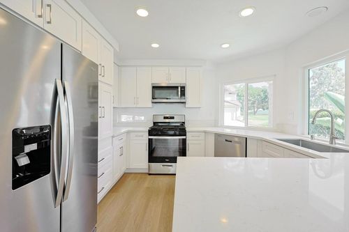 249 Blackbird Way, Oceanside, CA, 92057-6613 | Card Image