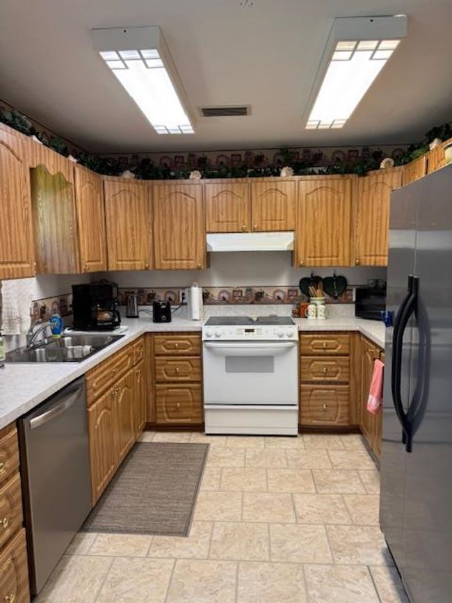 6871 Sw 103 Rd Ter, House other with 3 bedrooms, 2 bathrooms and null parking in Cedar Key FL | Image 6