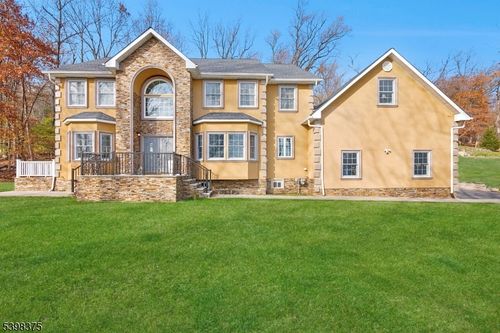 1121 N Washington Ave, Green Brook, NJ, 08812-2123 | Card Image