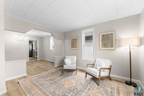 431 N French Ave Avenue, Sioux Falls, SD, 57103 | Card Image