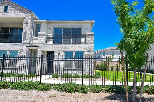 510 W Mahogany Ln, Clovis, CA, 93611-7285 | Card Image