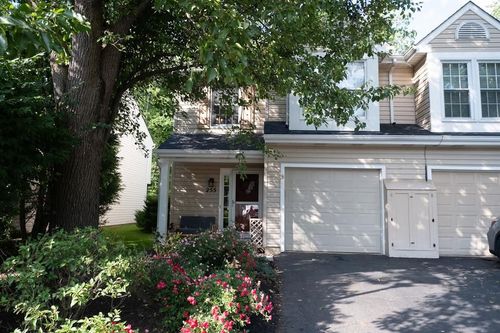 255 Commons Dr, Oakmont, PA, 15139-1190 | Card Image