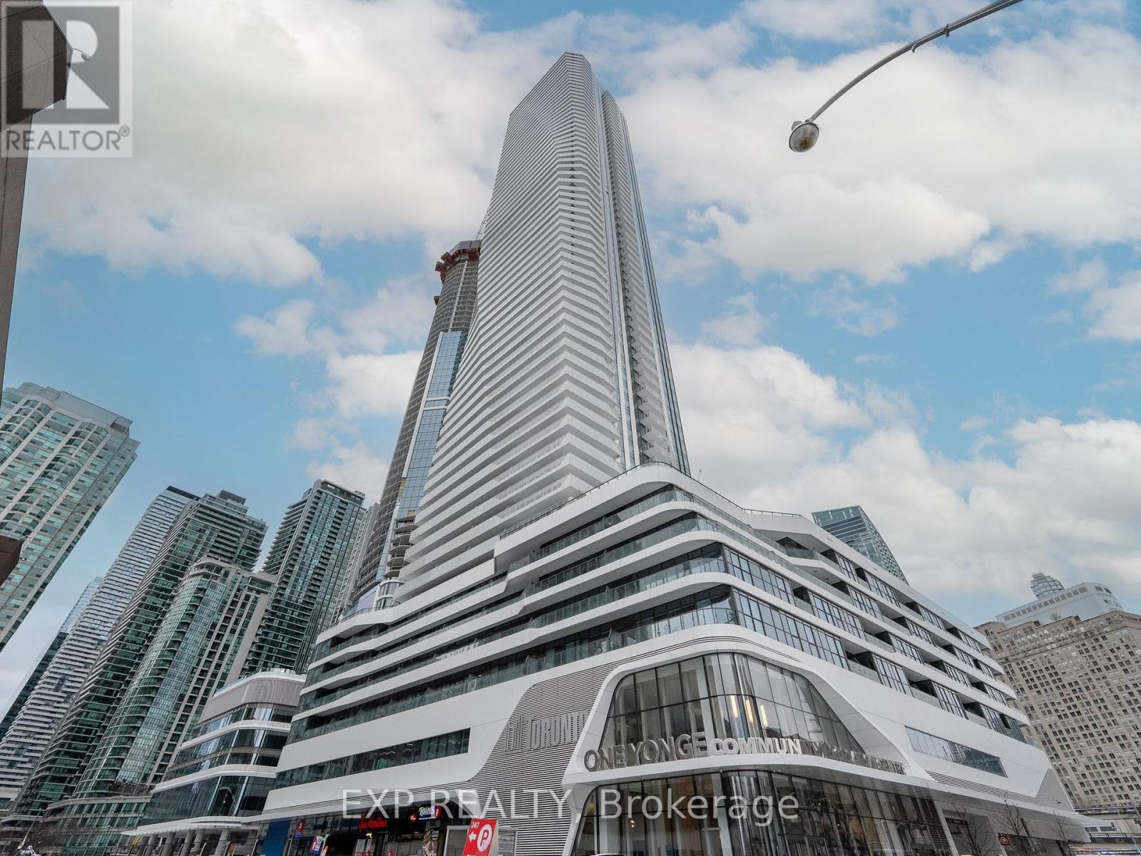 Residential Lease in Toronto (Waterfront Communities)
