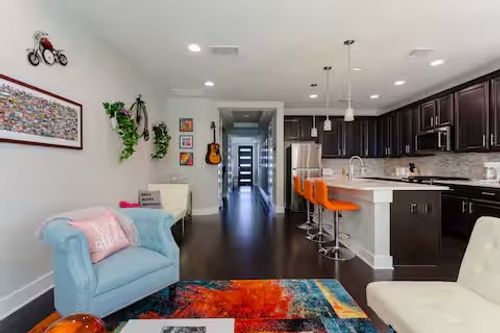 a-807 E 16th St, Austin, TX, 78702-1057 | Card Image