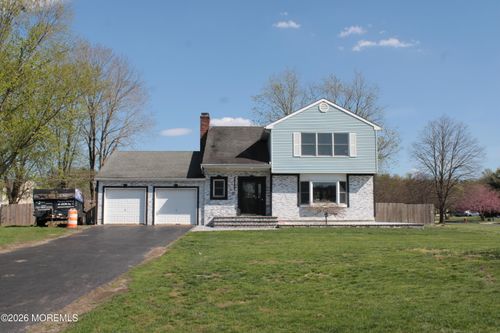 25 Taylors Mills Rd, Manalapan, NJ, 07726-3422 | Card Image