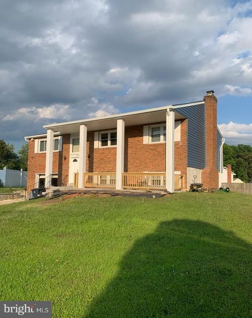 5209 Sumter Ct, CLINTON, MD, 20735-2357 | Card Image