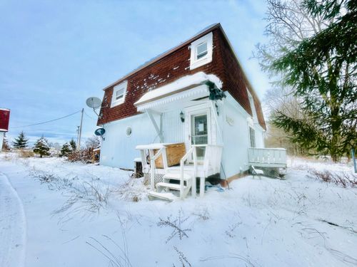 18600 Manitou Rd, Addison, MI, 49220-8701 | Card Image