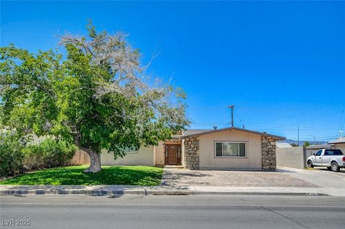 2337 N Michael Way, Las Vegas, NV, 89108-3157 | Card Image