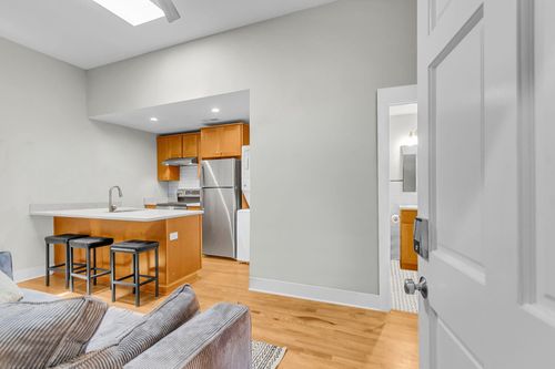 b-137 Calhoun St, Charleston, SC, 29401-3556 | Card Image