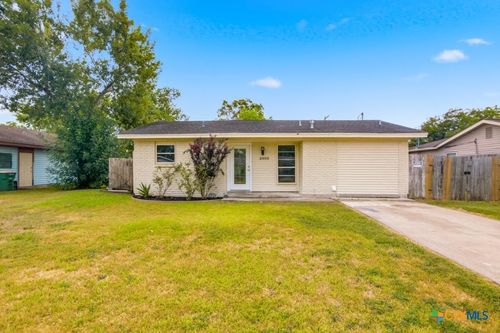3003 Gayle St, Victoria, TX, 77901-7645 | Card Image