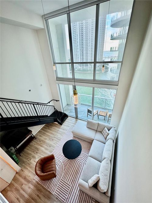 apt-1210-300 S Biscayne Blvd, Miami, FL, 33131-5362 | Card Image
