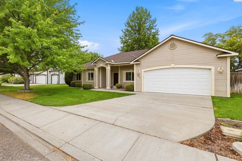 1471 Desert Springs Ave, Richland, WA, 99352 | Card Image