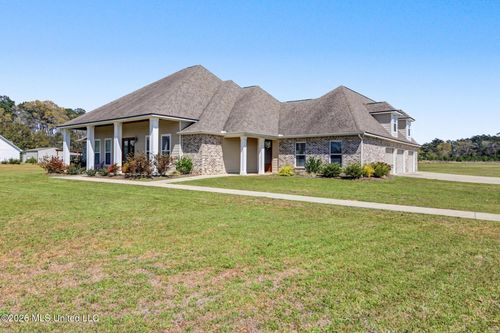 19900 State Line Rd, Moss Point, MS, 39562-9428 | Card Image