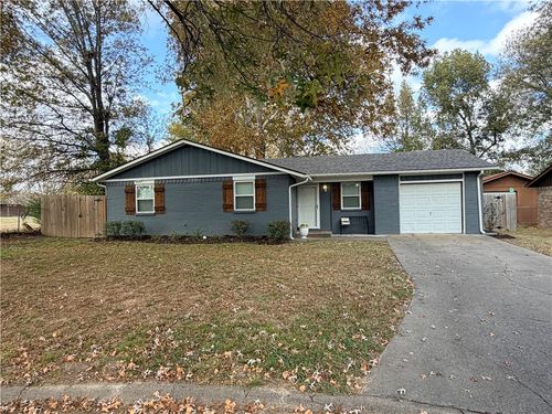 1021 W Granite St, Siloam Springs, AR, 72761-3409 | Card Image