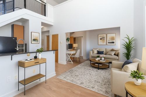 323-599 Pandora Ave, Victoria, BC, V8W1N5 | Card Image