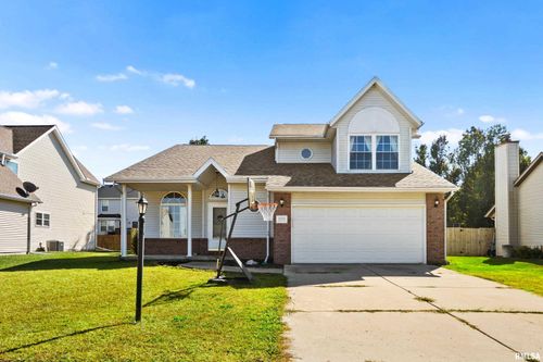 1932 Deer Ln, Washington, IL, 61571-9679 | Card Image