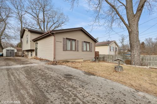 35720 Laurel Ave, Ingleside, IL, 60041-9130 | Card Image