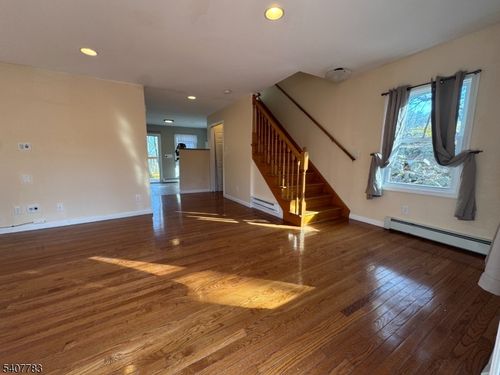 7 Jefferson Trl, Hopatcong, NJ, 07843-1282 | Card Image