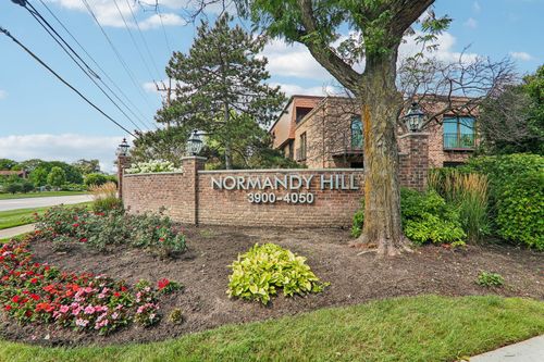 203-3950 Dundee Rd, Northbrook, IL, 60062-2154 | Card Image