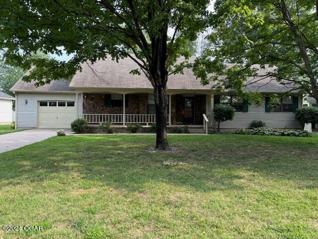 Durward Hall Dr, Carthage, MO 64836