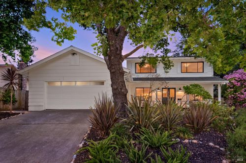 727 Cindy Lane, Petaluma, CA, 94952 | Card Image