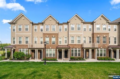 57 Leahy Dr, Wood Ridge, NJ, 07075-2444 | Card Image