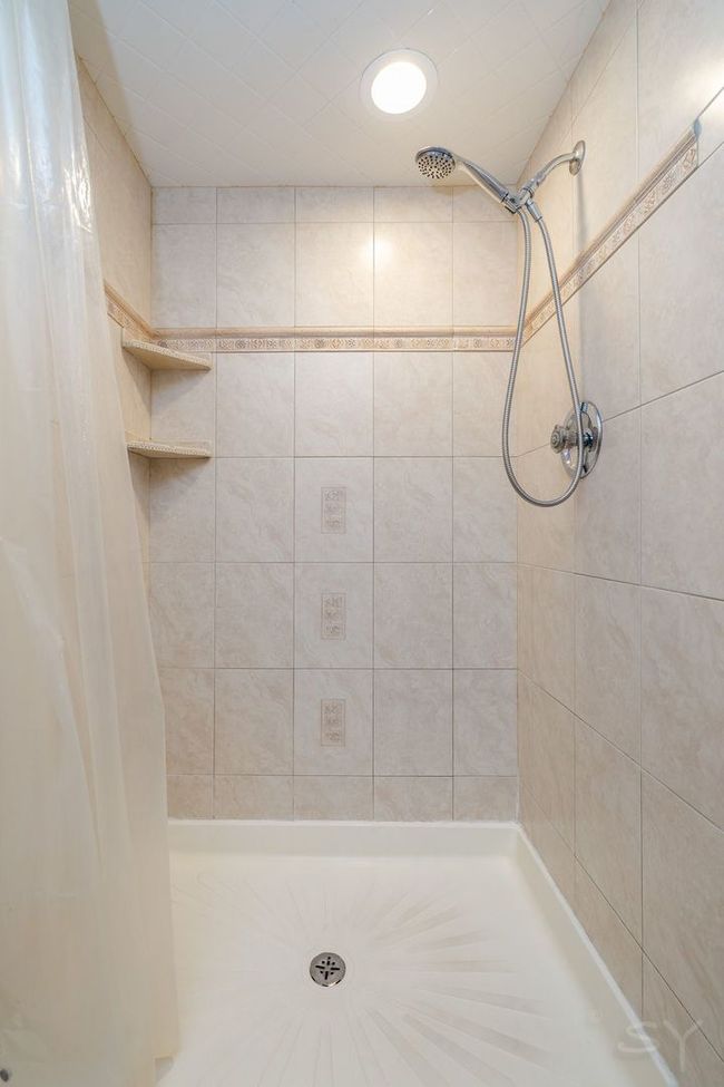APT-301 - 2 S Atrium Way, Condo with 2 bedrooms, 2 bathrooms and 1 parking in Elmhurst IL | Image 15