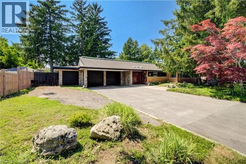 145 Ann Street, Kitchener, ON, N2B1Y2 | Card Image