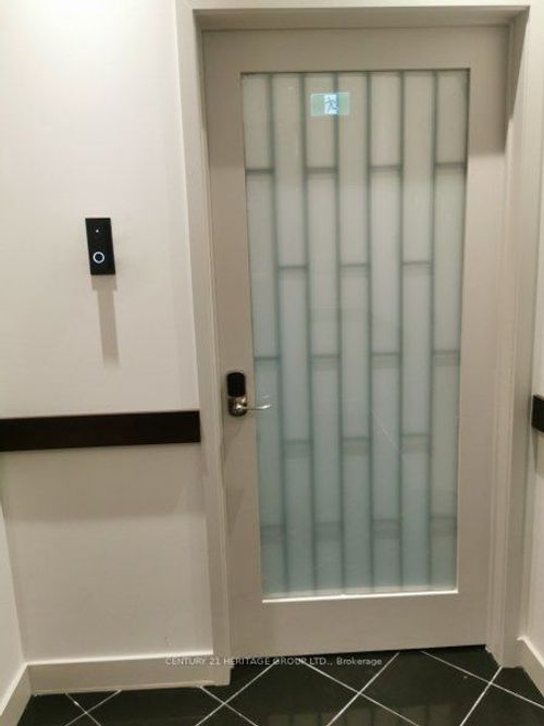 ph5c-330 Highway 7, Richmond Hill, ON, L4B3P8 | Card Image