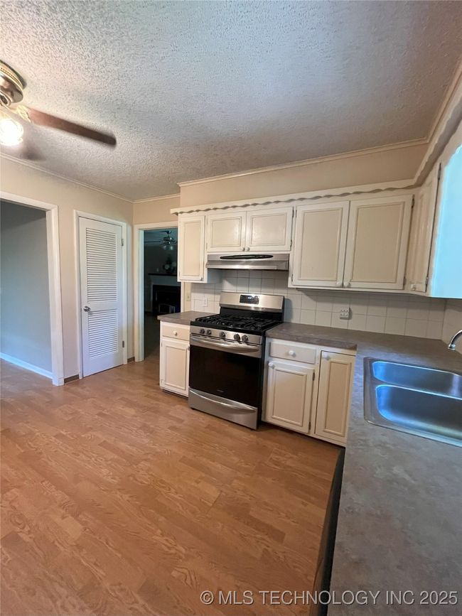 10282 N Perry Loop Rd, House other with 3 bedrooms, 3 bathrooms and null parking in Stigler OK | Image 21