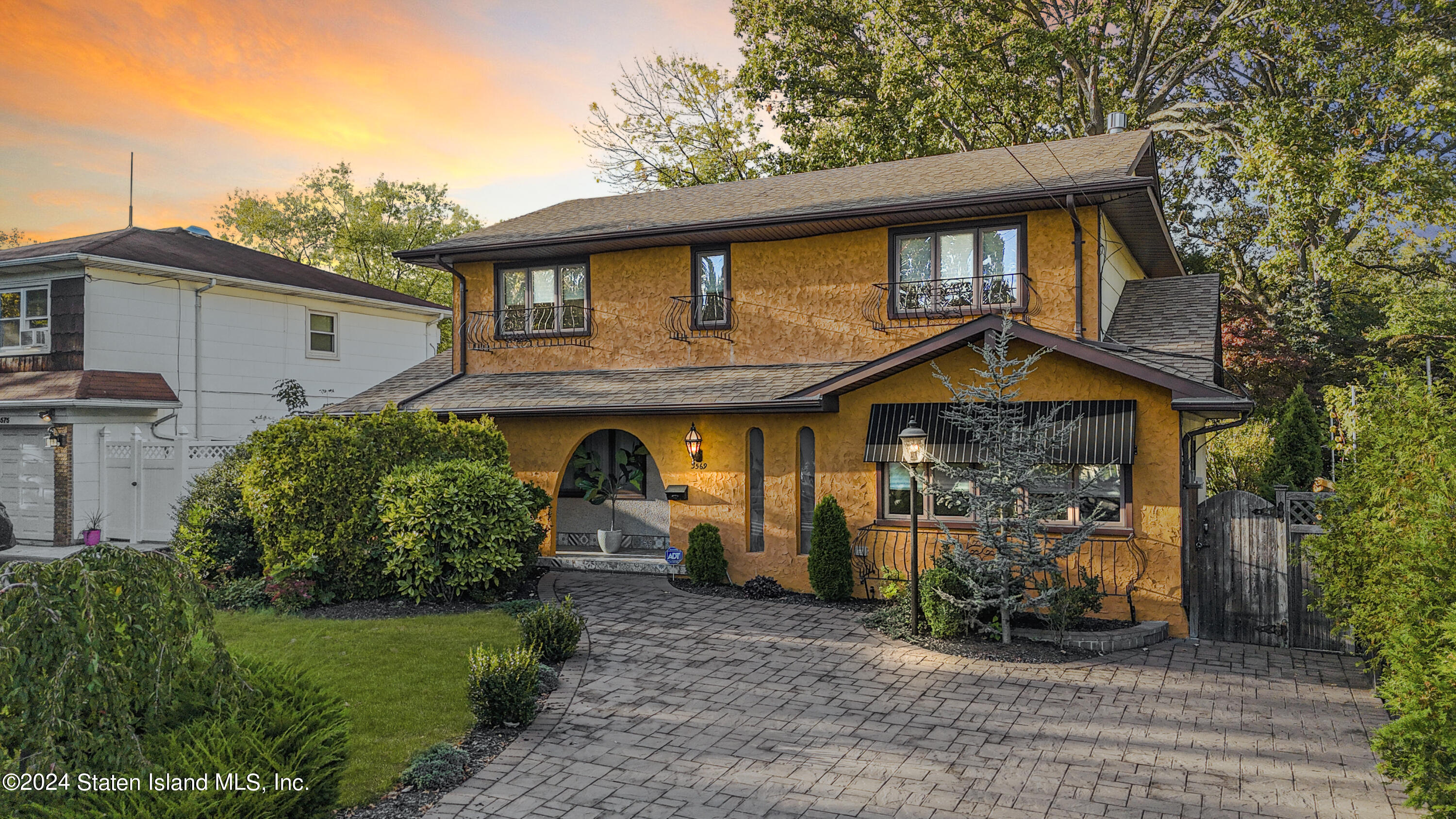Richmond Rd, Staten Island, NY 10306