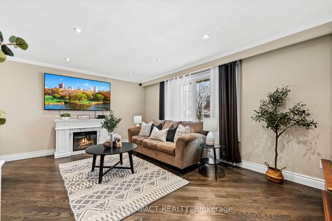 1158 Weller St, House other with 6 bedrooms, 2 bathrooms and 4 parking in Peterborough ON | Image 4