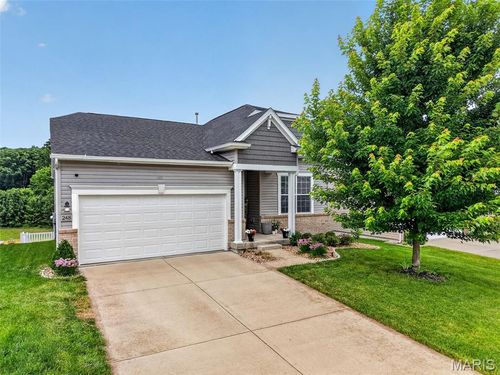 248 Thorn Brook Dr, O Fallon, MO, 63366-4905 | Card Image