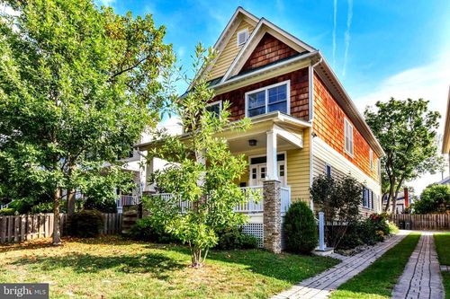 1921 N George Mason Dr, ARLINGTON, VA, 22207-1973 | Card Image