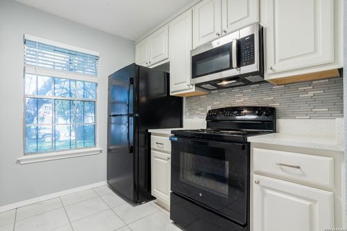 5275-5275 Meadow Rise St, San Antonio, TX, 78250-4535 | Card Image