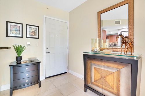 apt-401-610 Clematis St, West Palm Beach, FL, 33401-5395 | Card Image